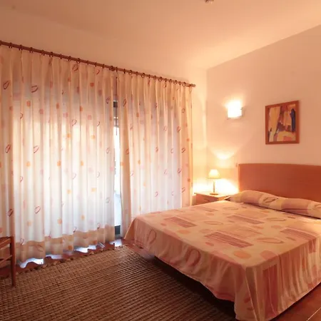 Family 2br 150 M. Lagos